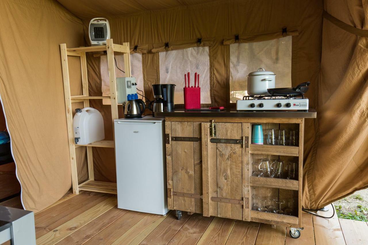 Отель Safari Tent At Camping Le Roptai Рошфор Экстерьер фото