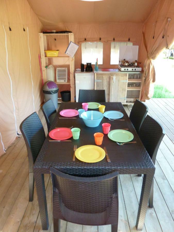 Отель Safari Tent At Camping Le Roptai Рошфор Экстерьер фото