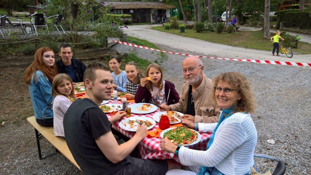 Отель Safari Tent At Camping Le Roptai Рошфор Экстерьер фото